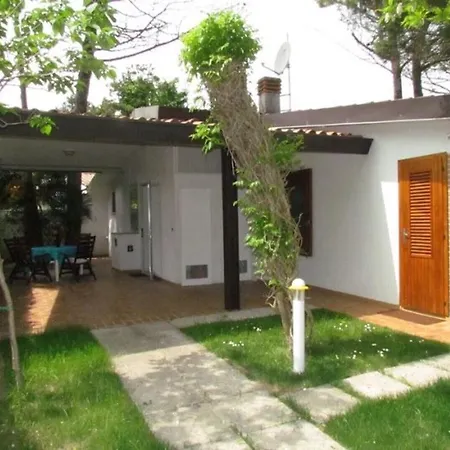 Villa Beautiful Single With Spacious Private Garden Bibione