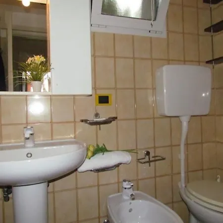 Beautiful Single With Spacious Private Garden *
