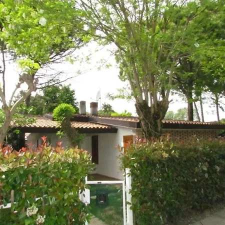 Villa Beautiful Single With Spacious Private Garden